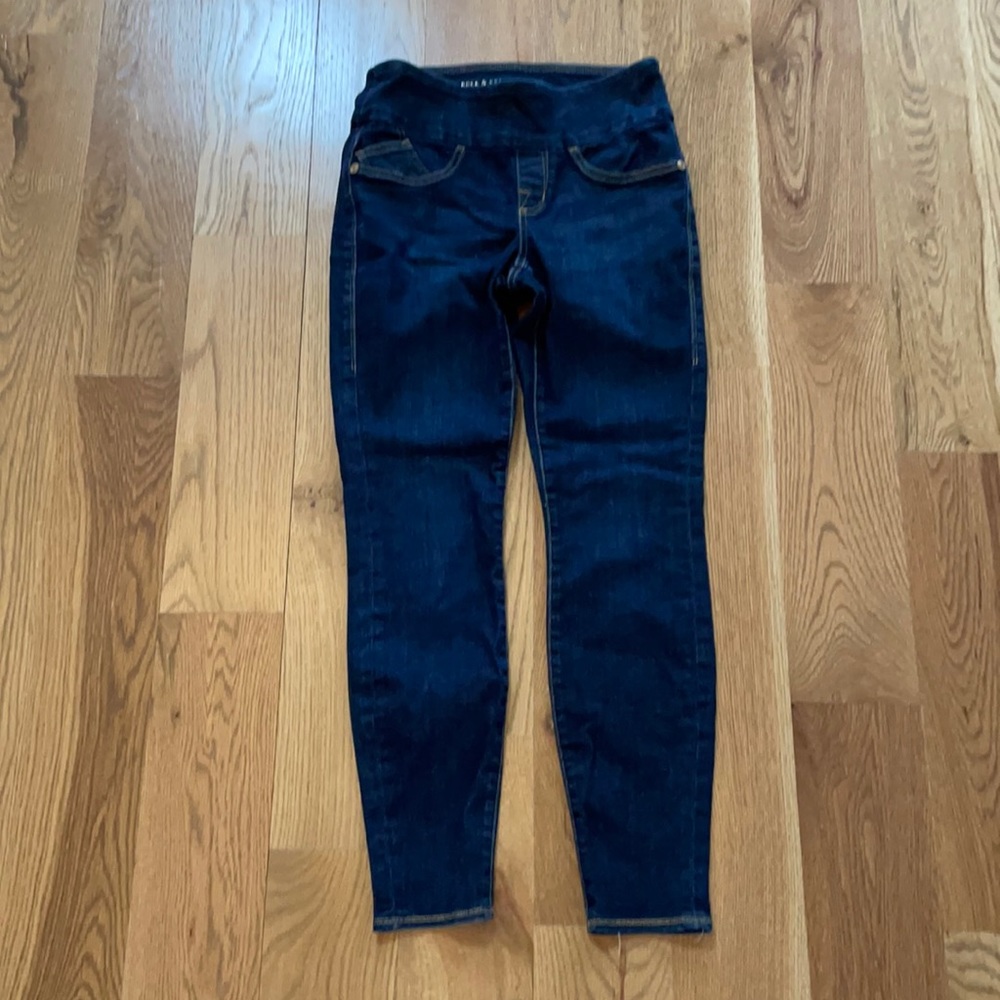 Rock & Republic size 8 skinny jeans